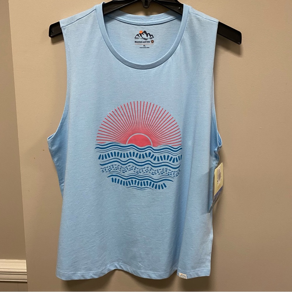 Mountain & Isles Sz XL Light Blue Sunburst Design Tank Top NWT
